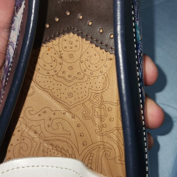 Robert Graham men shoe size 8.5